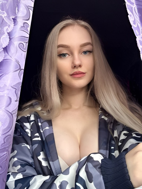 Ярослава привлекательная девушка из Краснокаменска цена от 4000 руб